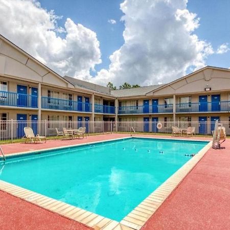 Oyo Hotel Baton Rouge Mid City Exterior photo