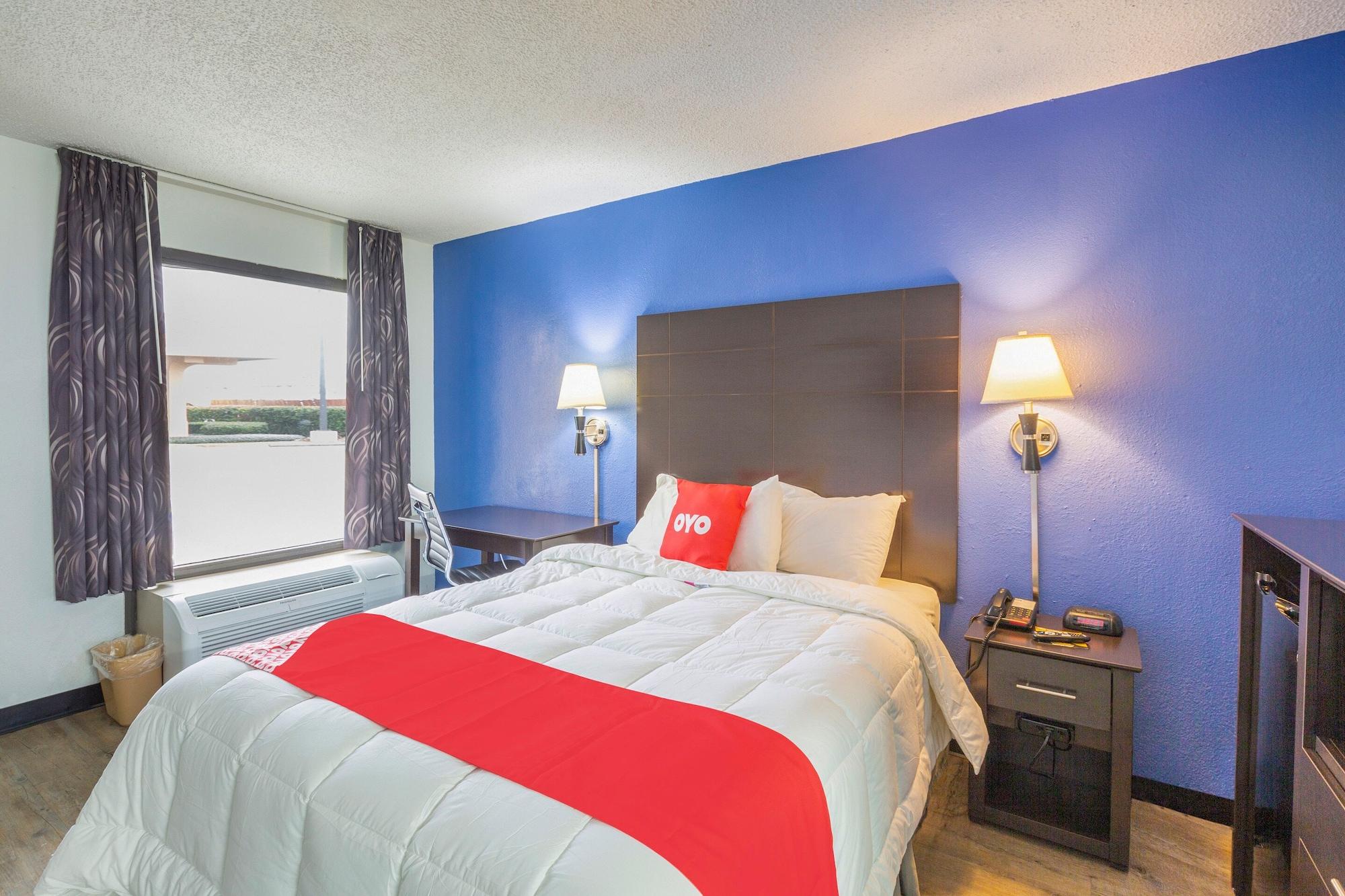 Oyo Hotel Baton Rouge Mid City Exterior photo